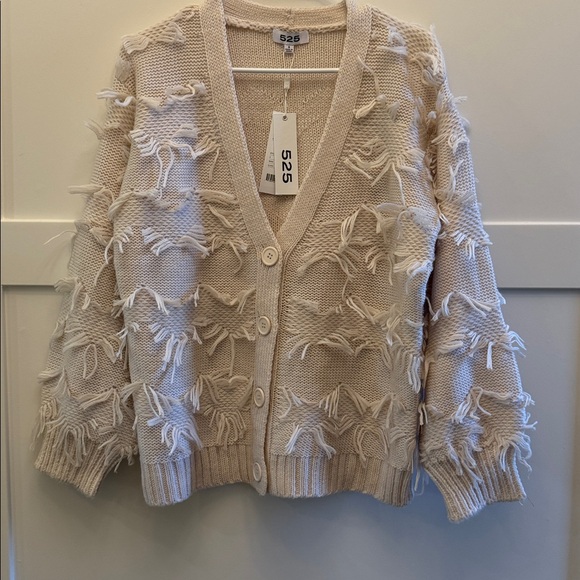 NWT oversized tasseled cardigan size small in cream with four matching buttons - Picture 1 of 5